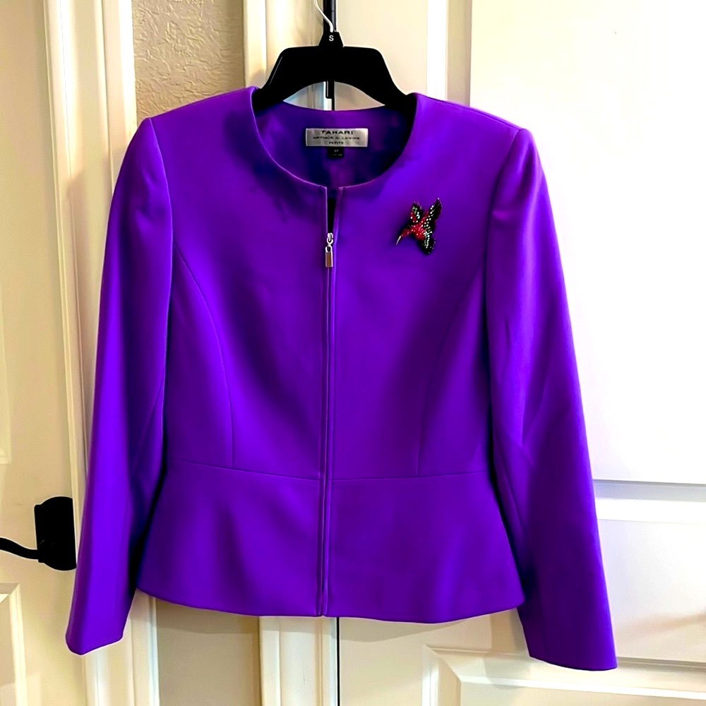 EUC Tahari Arthur Levine size Petite 8 Royal Purple Skirt with jacket